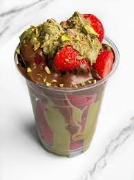 DUBAI CHOCOLATE STRAWBERRY CUP